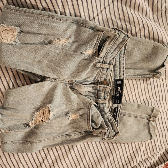 Hollister size   00R distressed  light wash jeans - Picture 10 of 10